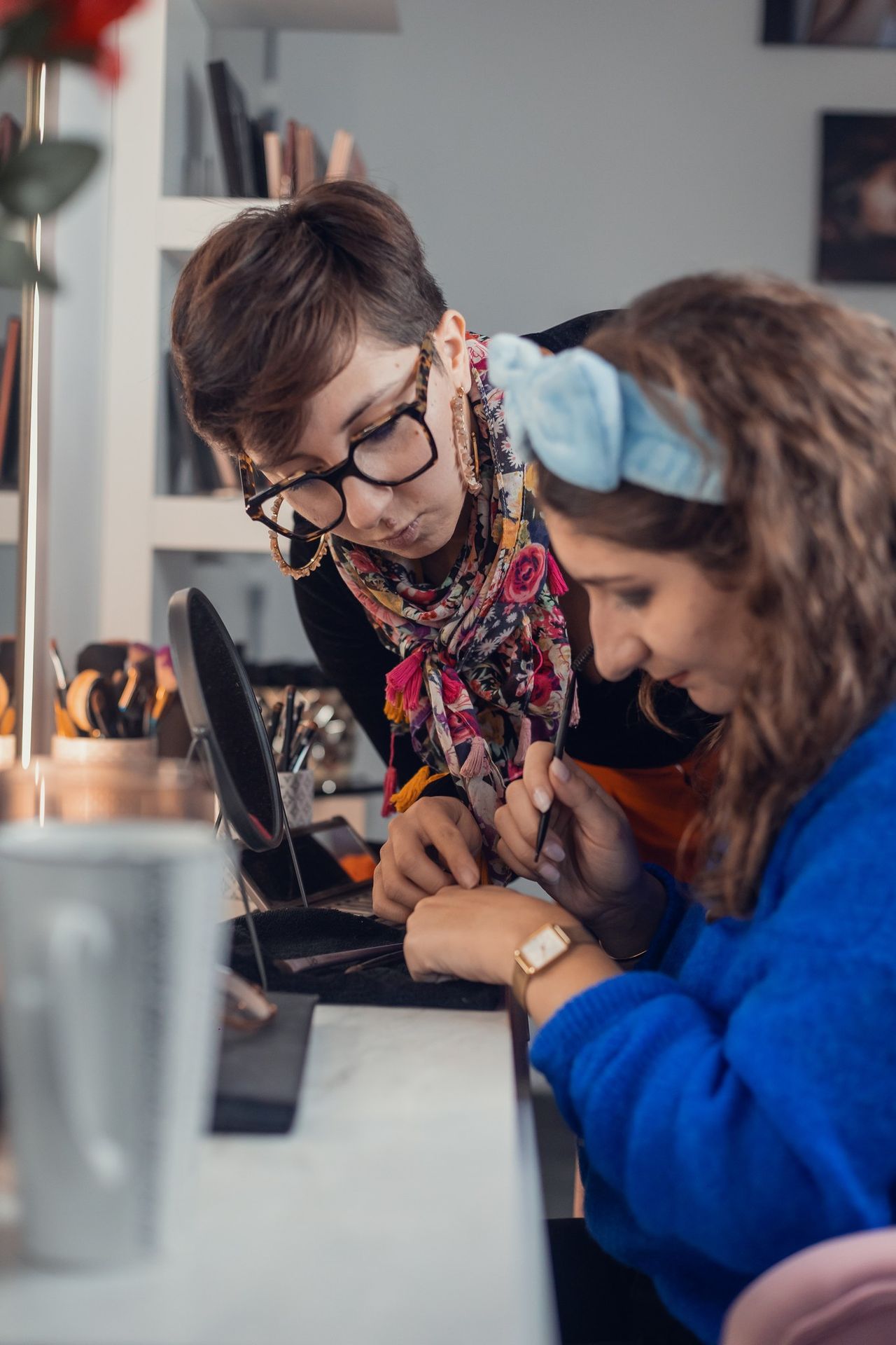 Emy, maquilleuse professionnelle à Champagné – mise en beauté en institut